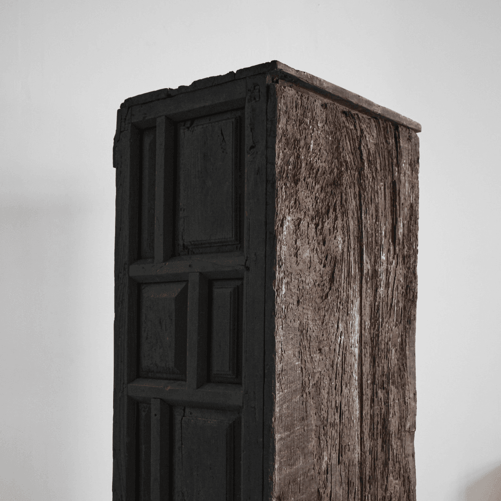 XXL 17th C. Portuguese Mountain Cupboard In Blackened Chestnut