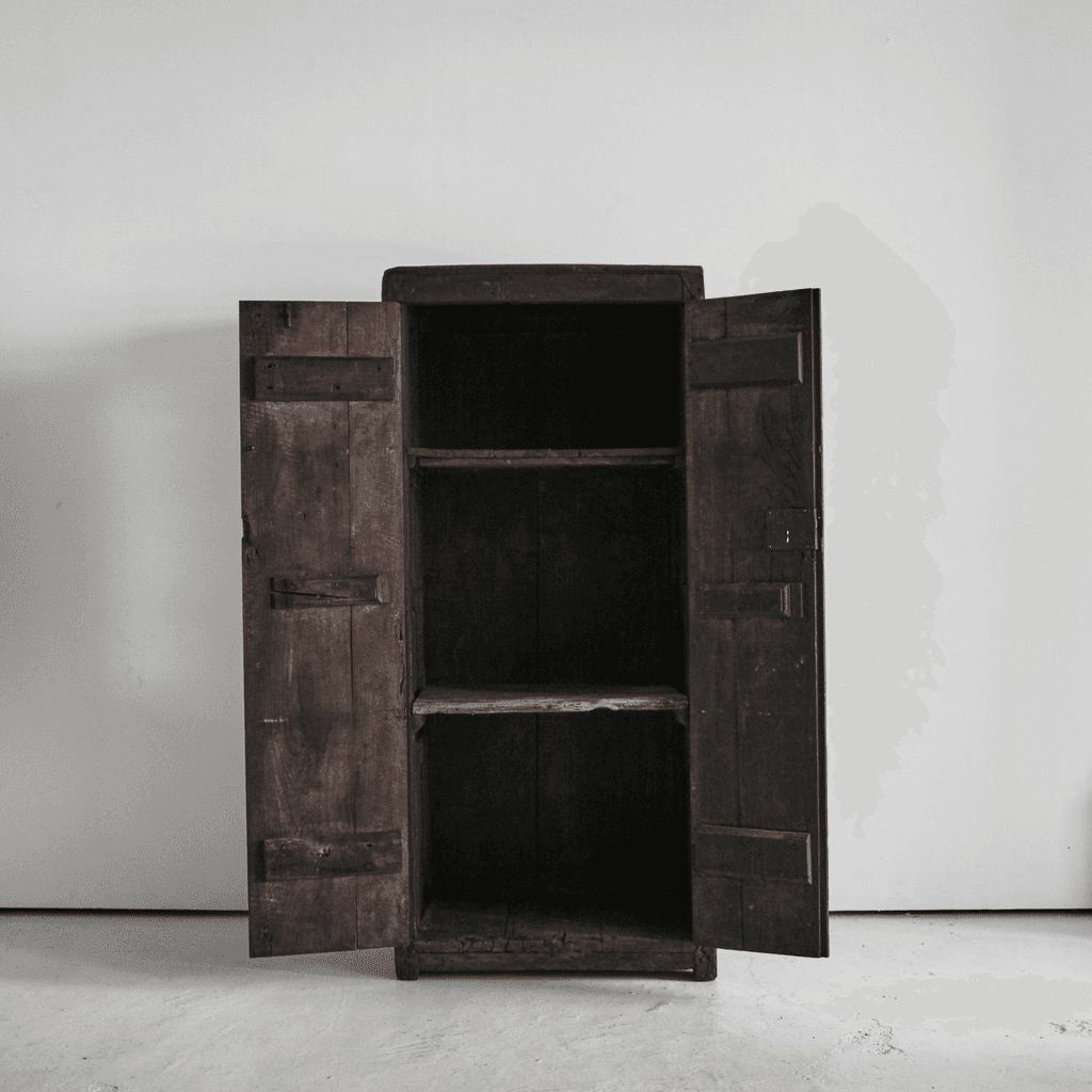 XXL 17th C. Portuguese Mountain Cupboard In Blackened Chestnut