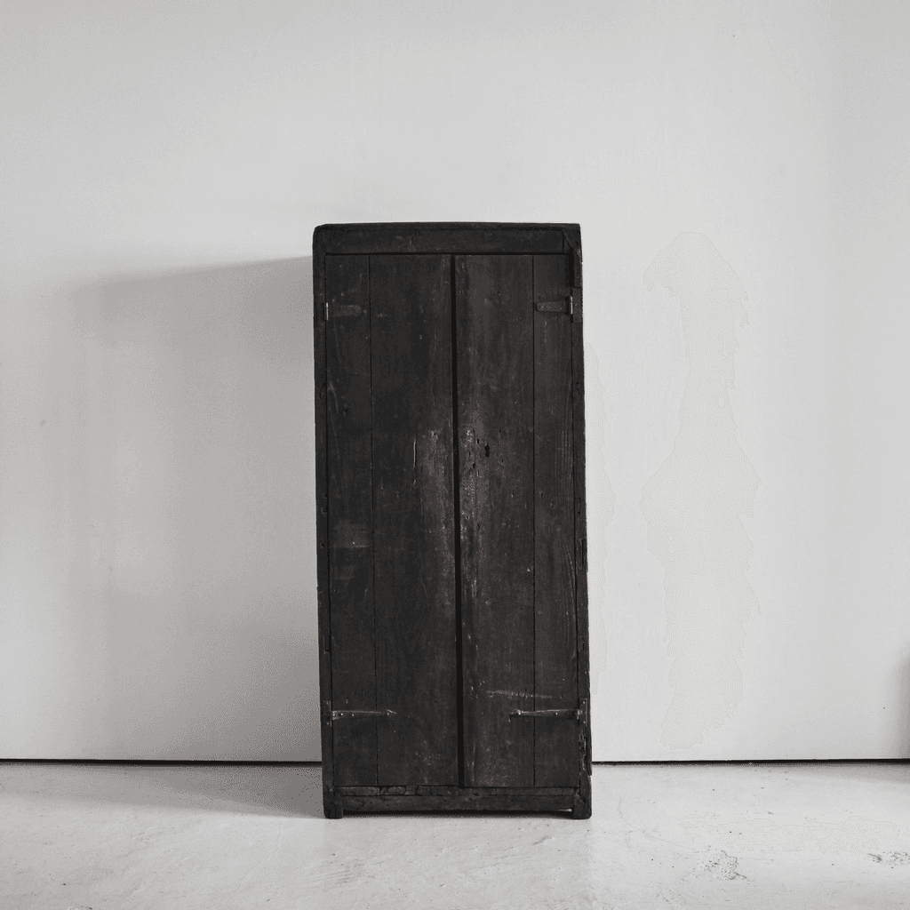 XXL 17th C. Portuguese Mountain Cupboard In Blackened Chestnut