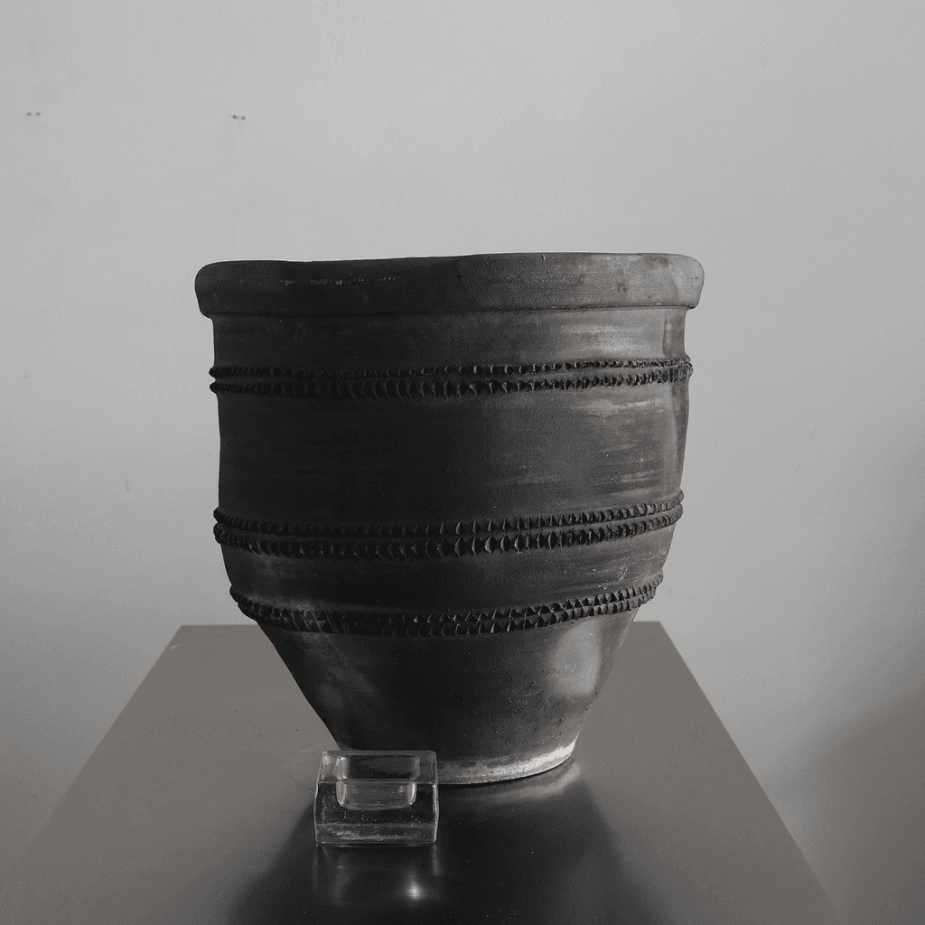 C.1920s Black Catalan Cosi Pot